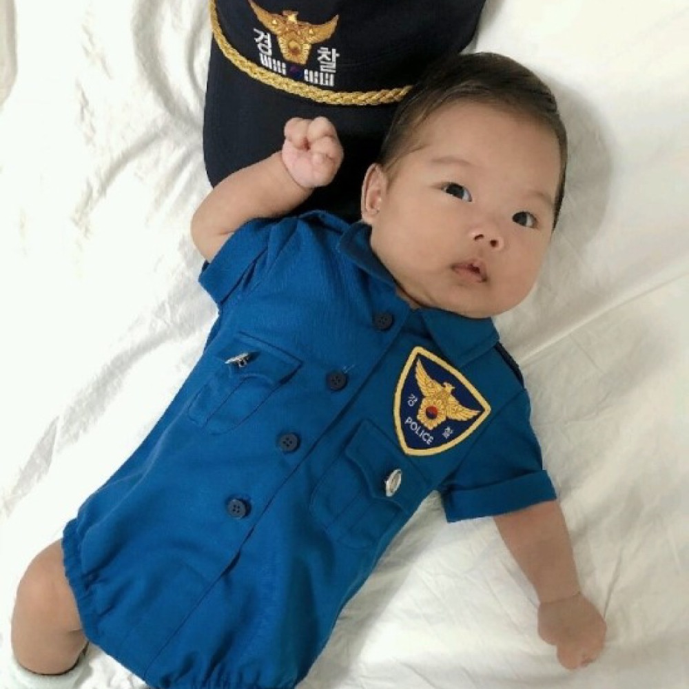아기 경찰옷